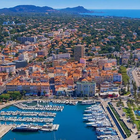 Close To The Town Center And The Апартаменты