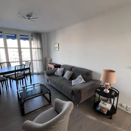Апартаменты Close To The Town Center And The Сен-Рафаэль
