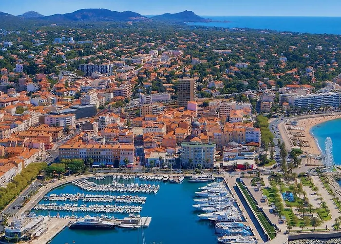 Close To The Town Center And The Apartmán